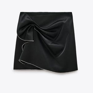 BRAND NEW ZARA RHINESTONE BOW SKIRT. Size xxl
